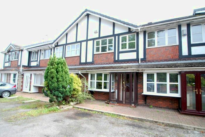 2 Bedroom Town House To Rent In Hopwood Court Mews, Hopwood, Heywood, OL10