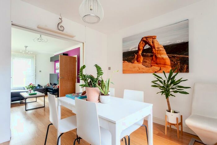 2 Bedroom Flat To Rent In Essex Road, Islington, N1