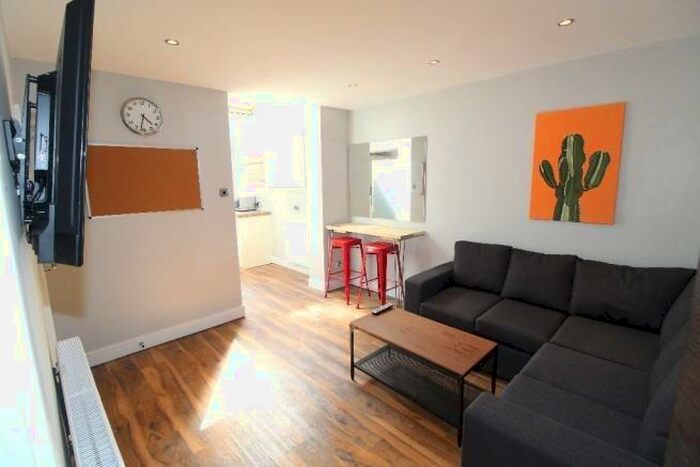 4 Bedroom Terraced House To Rent In Fylde Road, Ashton-on-Ribble, Preston, PR2