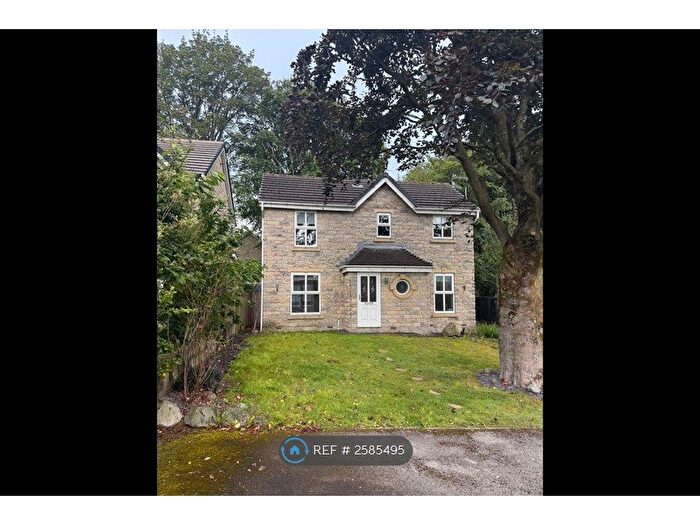 3 Bedroom Detached House To Rent In Brooklands Drive, Glossop, SK13