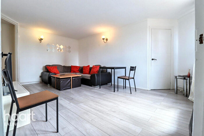 1 Bedroom Apartment To Rent In World's End Estate, London, SW10