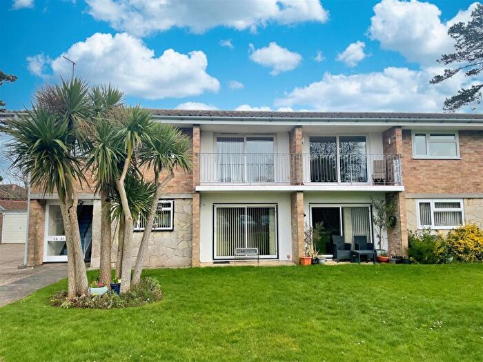 2 Bedroom Flat For Sale In Howard Road, Shanklin, PO37