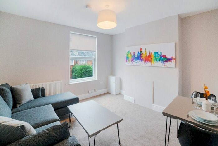 2 Bedroom Flat To Rent In Mundella Road, The Meadows, Nottingham, NG2