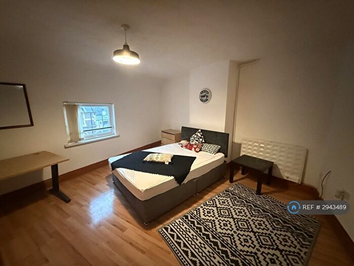 2 Bedroom Flat To Rent In Humberstone Gate, Leicester, LE1
