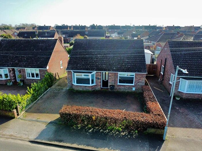 2 Bedroom Detached Bungalow For Sale In Humber Doucy Lane, Ipswich, IP4