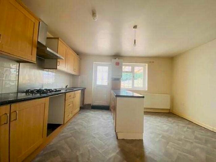 3 Bedroom Property To Rent In Warrington Avenue, Slough, SL1