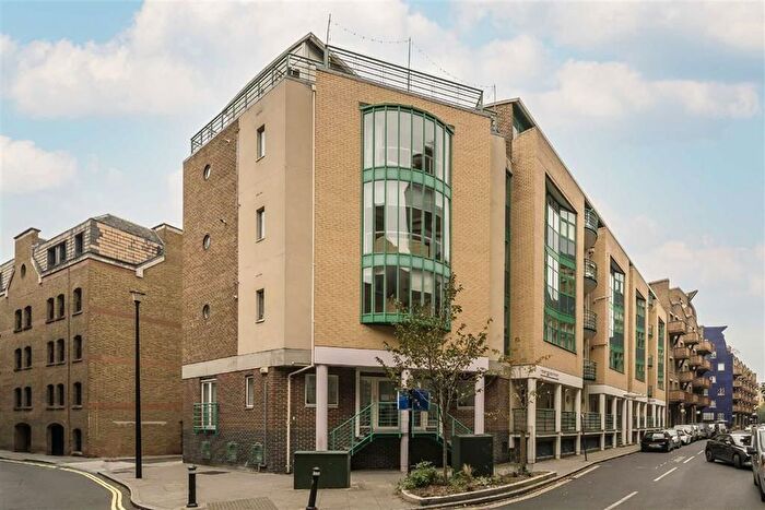 2 Bedroom Flat To Rent In Millennium Square, London, SE1
