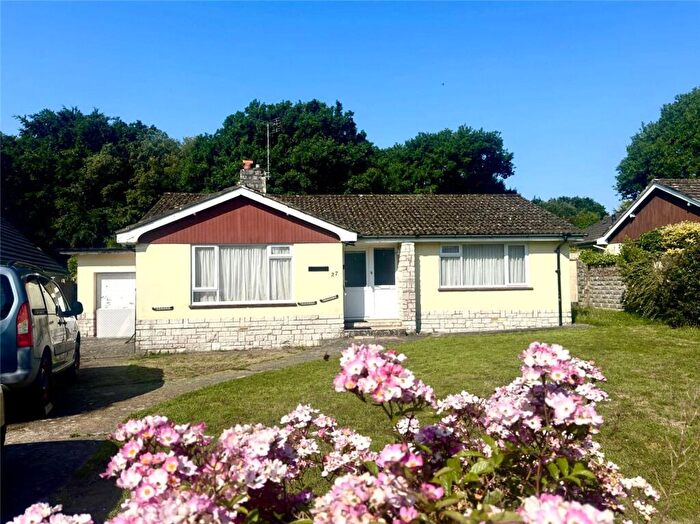 2 Bedroom Detached Bungalow For Sale In Shorefield Way, Milford On Sea, SO41