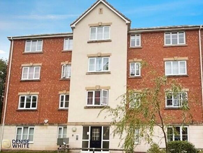 2 Bedroom Flat To Rent In Clover Grove, Leek, ST13