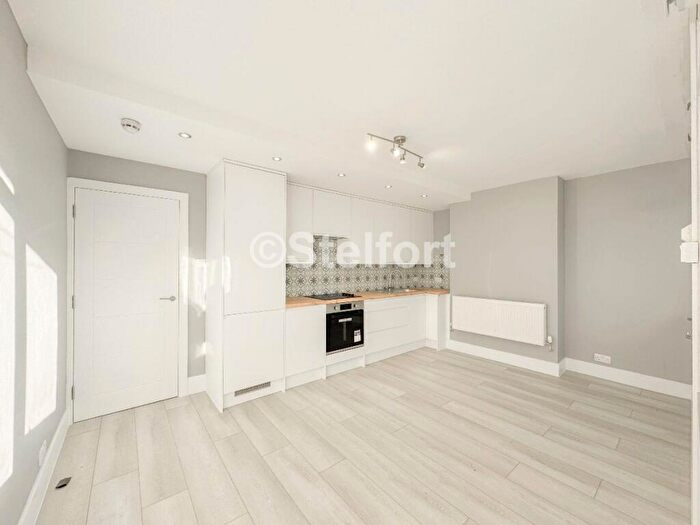 4 Bedroom Maisonette To Rent In Chapman Street, London, E1