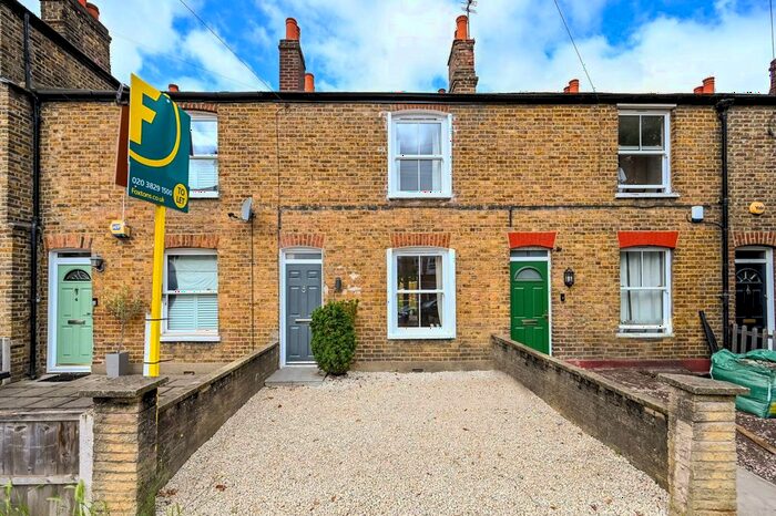 3 Bedroom Semi-Detached House To Rent In Cleveland Road, New Malden, KT3