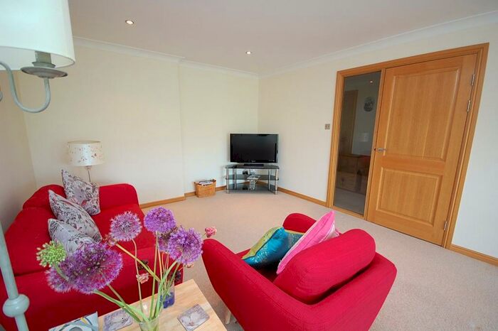 2 Bedroom Apartment To Rent In Polmuir Road, City Centre, Aberdeen, AB11