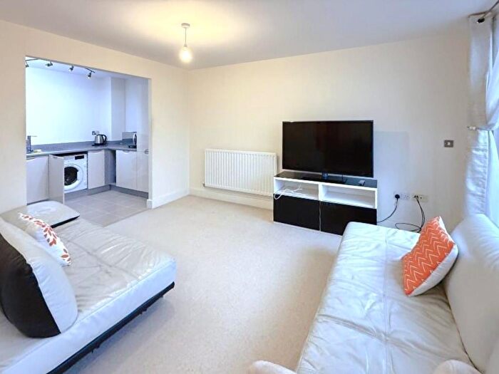 2 Bedroom Flat To Rent In Mason Way, Birmingham, B15