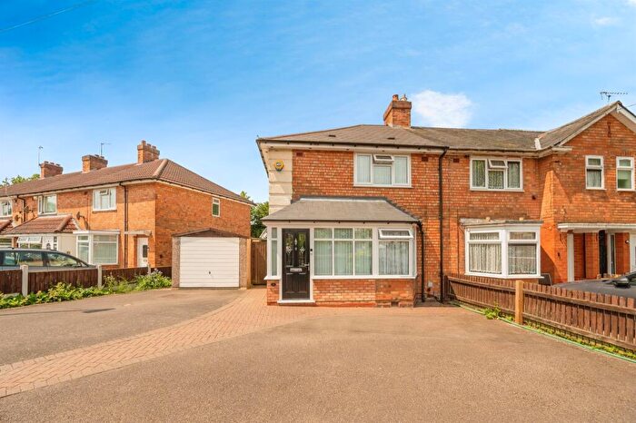 3 Bedroom Semi Detached House For Sale In Circular Road, Birmingham, B27