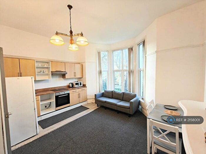 2 Bedroom Flat To Rent In Fairfield Crescent, Fairfield, Liverpool, L6