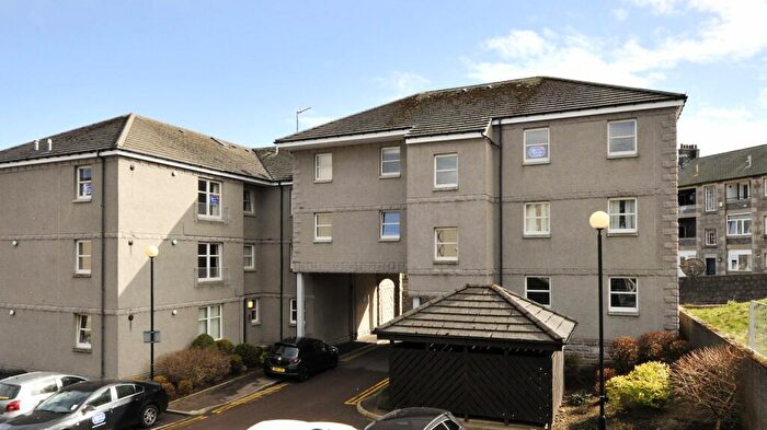 2 Bedroom Flat To Rent In Willowgate Close, Aberdeen, AB11
