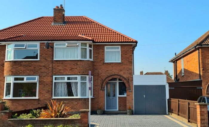 3 Bedroom Semi-Detached House To Rent In Queensgate Drive, Birstall, LE4