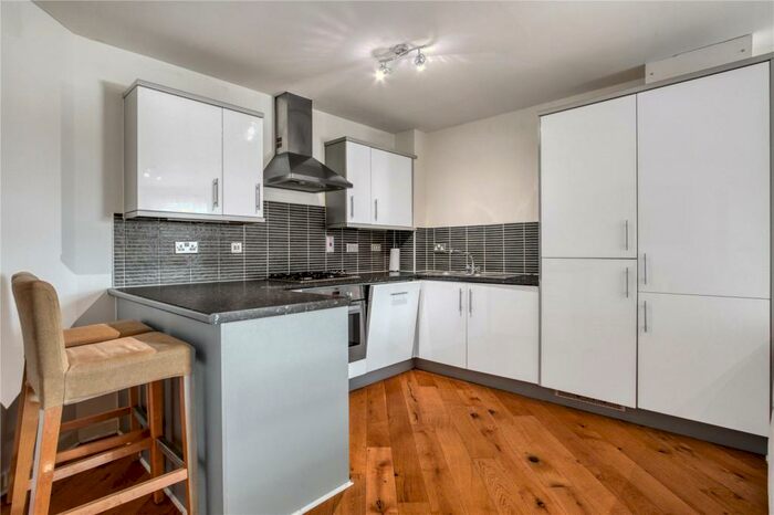 1 Bedroom Apartment To Rent In Coppetts Road, London, N10