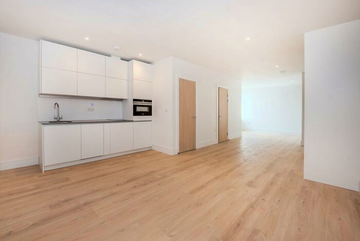 Flat To Rent In Princess Way Redhill, RH1