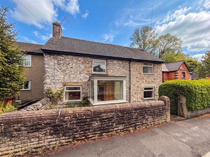 2 Bedroom Detached House For Sale In Macclesfield Road, Buxton, Derbyshire, SK17