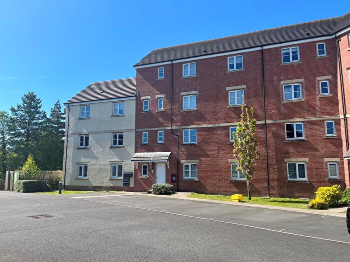 2 Bedroom Flat For Sale In Ffordd Cadfan, Bridgend, CF31