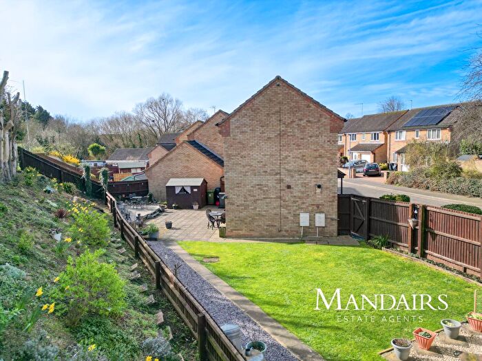 3 Bedroom Detached House For Sale In Melrose Drive, Fletton, Peterborough, PE2