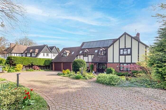 6 Bedroom Detached House For Sale In Hallow Road, Worcester, WR2