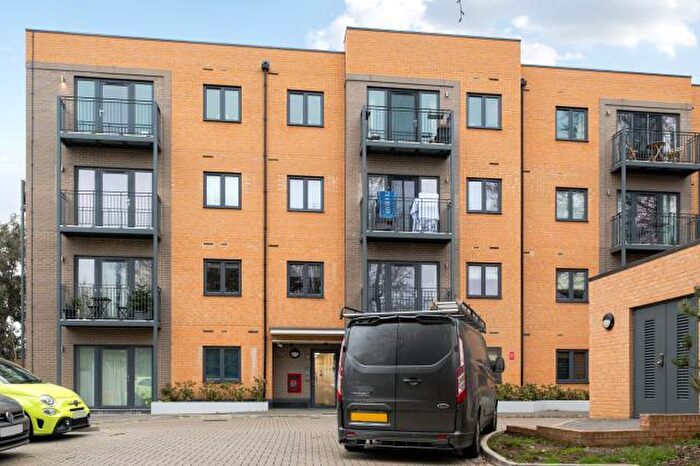 2 Bedroom Flat To Rent In Bowdown House, Maidenhead, SL6