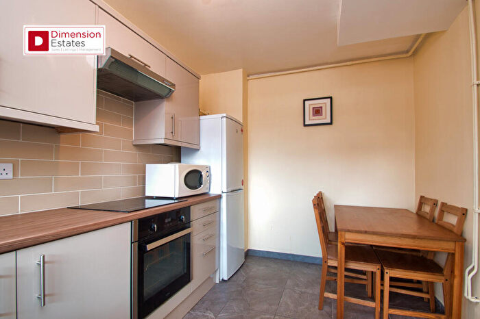 3 Bedroom Maisonette To Rent In Chart Street, Old Street, N1