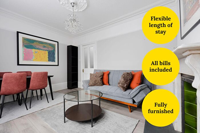 2 Bedroom Flat To Rent In Roman Road, London, E2