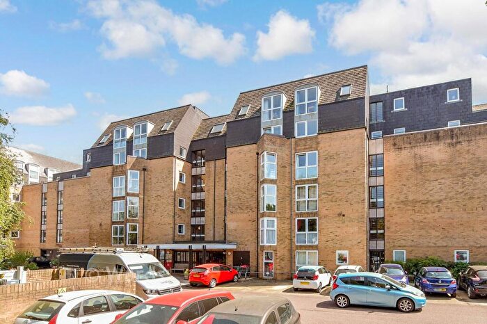 2 Bedroom Flat For Sale In Sandgate Road, Folkestone, Kent, CT20