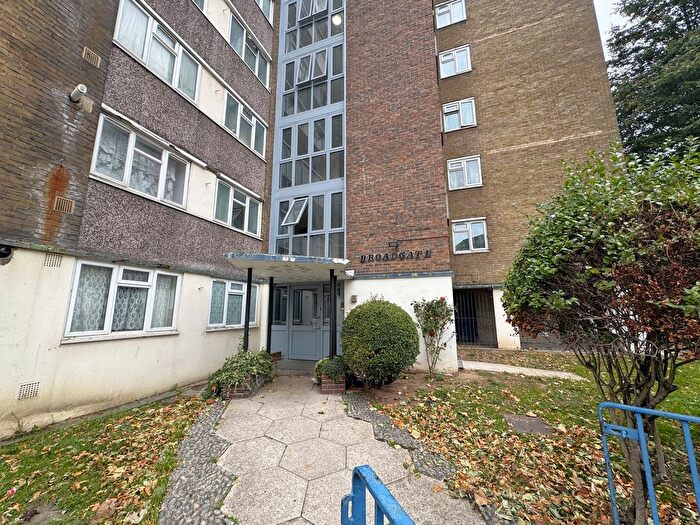 3 Bedroom Flat For Sale In Barking Road, Upton Park, London, E13