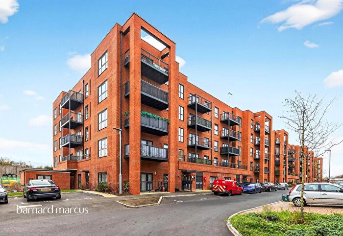 1 Bedroom Flat For Sale In Thimble Crescent, Wallington, SM6