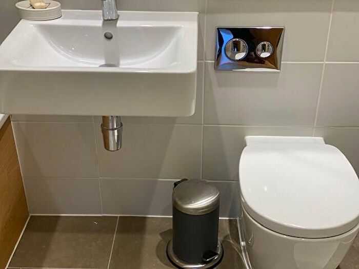 2 Bedroom Apartment To Rent In Alfred Street, Reading, Berkshire, RG1