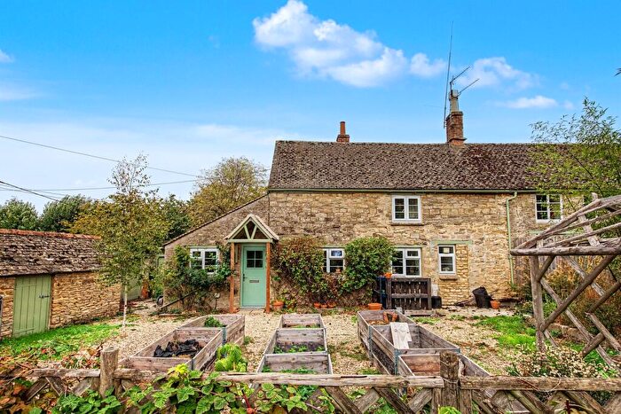 2 Bedroom Semi-Detached House To Rent In East End, Combe, OX29