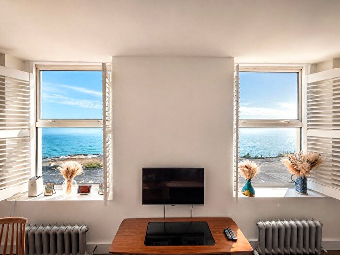 2 Bedroom Flat For Sale In Ethelbert Terrace, Margate, Kent, CT9