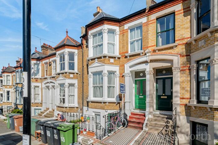 1 Bedroom Studio To Rent In Waller Road, London, SE14