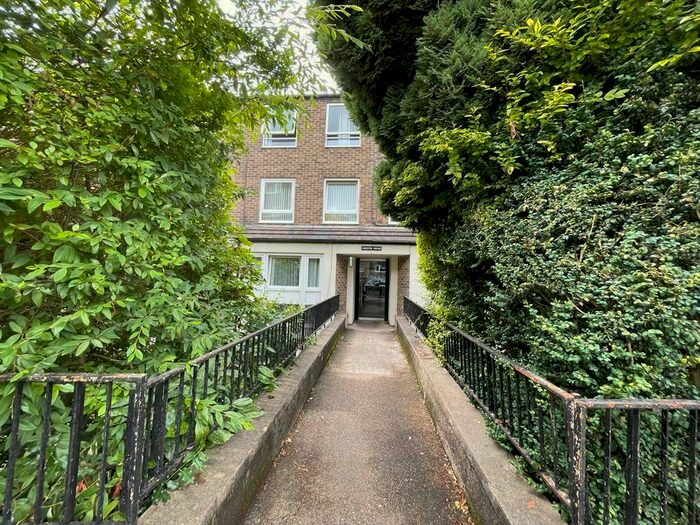 2 Bedroom Flat To Rent In Chester House, Nottingham, NG3