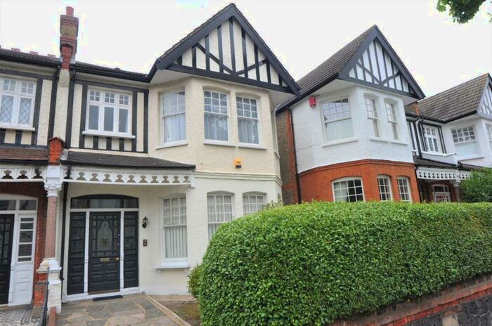 1 Bedroom Ground Flat To Rent In Old Park Road, London, N13