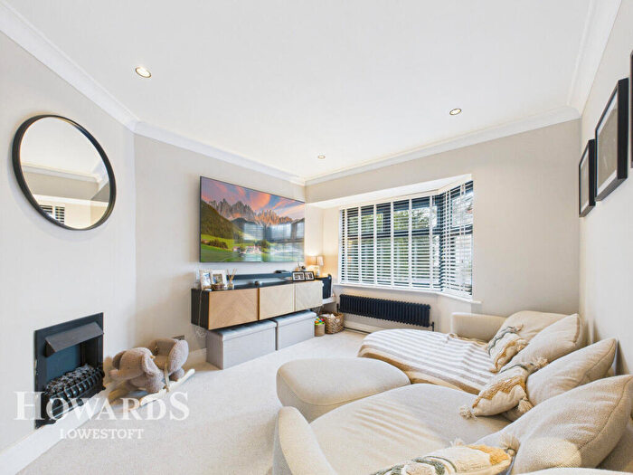 3 Bedroom Semi Detached House For Sale In Marlborough Road, Lowestoft, NR32