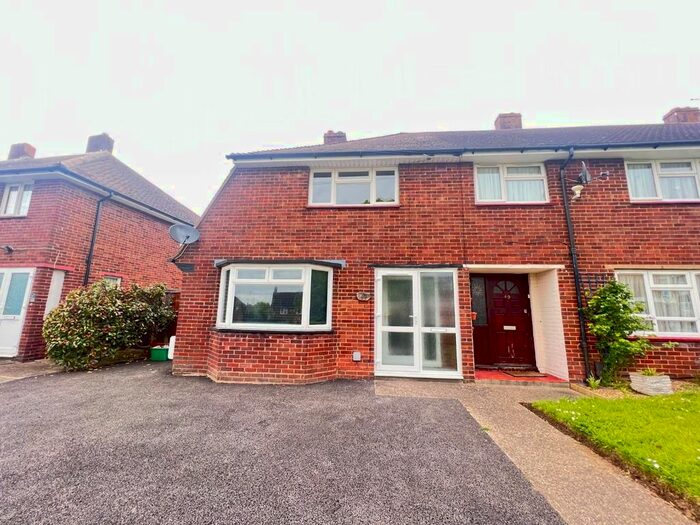 2 Bedroom Semi-Detached House To Rent In Petten Grove, Orpington, BR5