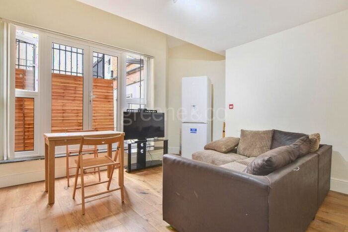 2 Bedroom Flat To Rent In High Street London, N8