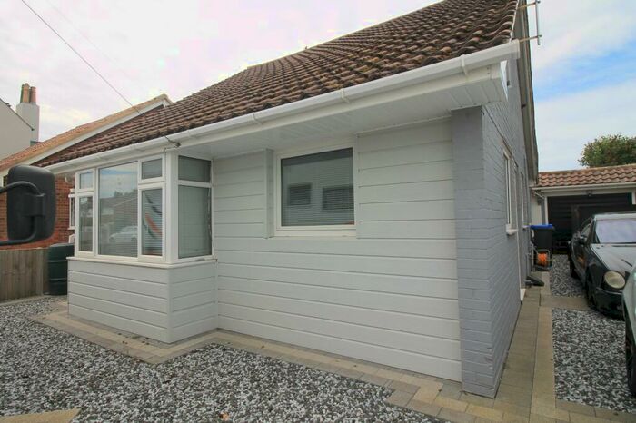 3 Bedroom Bungalow To Rent In Freshbrook Road, Lancing, West Sussex, BN15