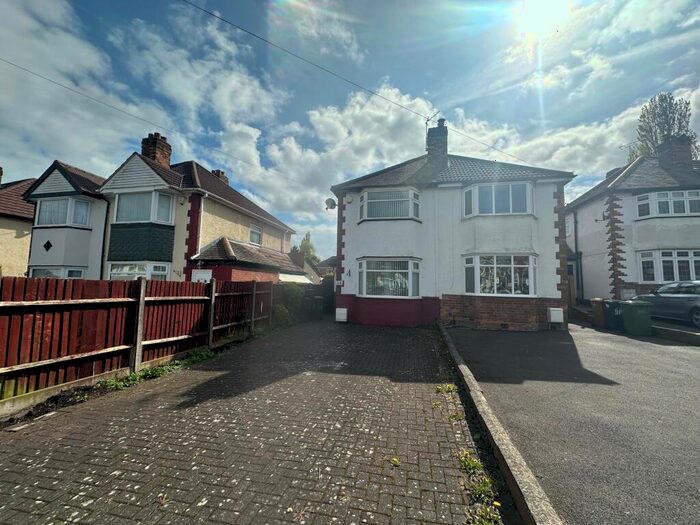 2 Bedroom House To Rent In Barn Lane, Solihull, B92