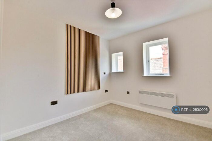 2 Bedroom Flat To Rent In Davenport Park Road, Stockport, SK2