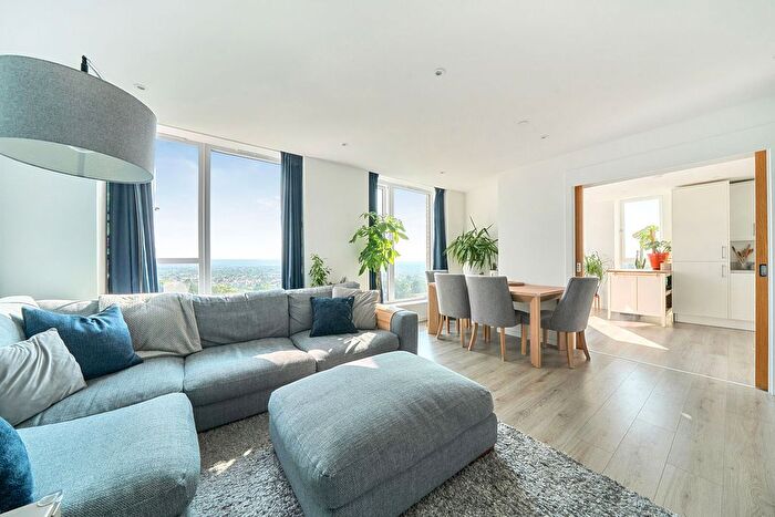 4 Bedroom Flat For Sale In Beulah Hill, Crystal Palace, SE19