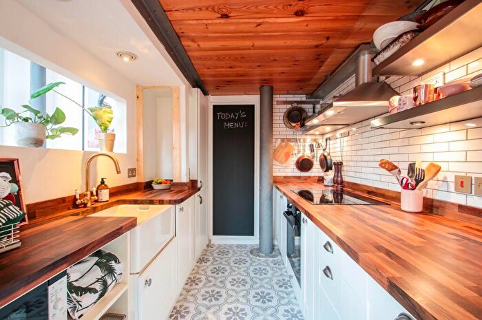 2 Bedroom Apartment To Rent In Hulme Hall Road, Castlefield, Manchester, M15