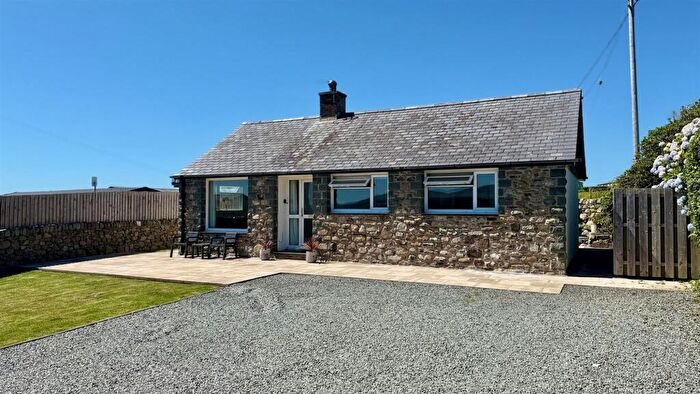 3 Bedroom Detached Bungalow For Sale In Llandanwg, Harlech, LL46