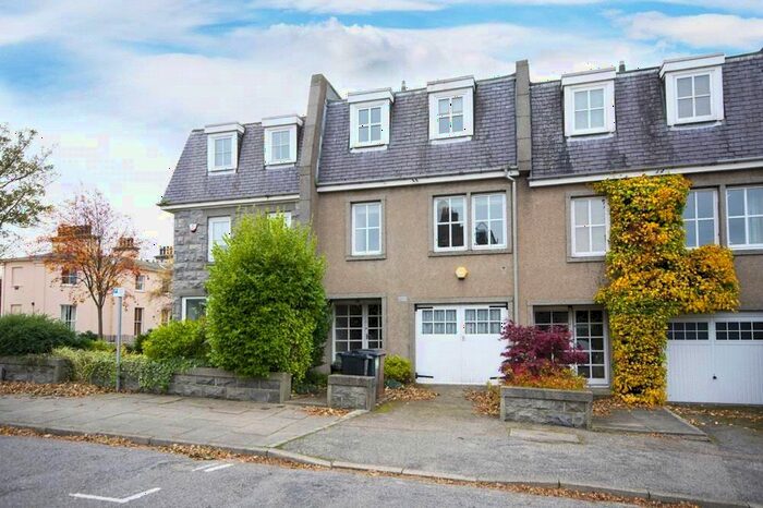 3 Bedroom Terraced House To Rent In Devanha Crescent, Ferryhill, Aberdeen, AB11