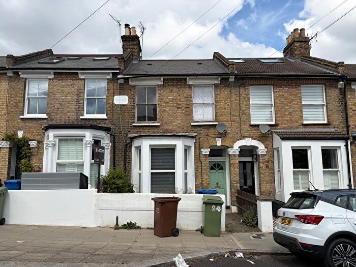 2 Bedroom Flat For Sale In A Avondale Rise, Peckham, London, SE15
